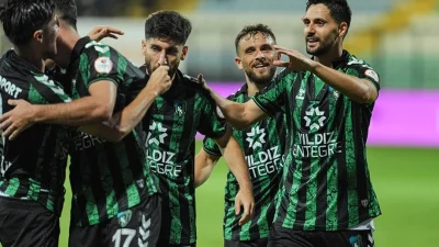 Kocaelispor'un tesislerinde alışılmışın dışında bir Öğretmenler Günü kutlaması yaşandı. Futbolcular,