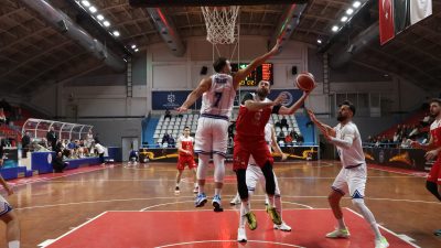 Türkiye Basketbol 2. Ligi'nin 5. haftasında Kocaeli Büyükşehir Belediye Kağıtspor