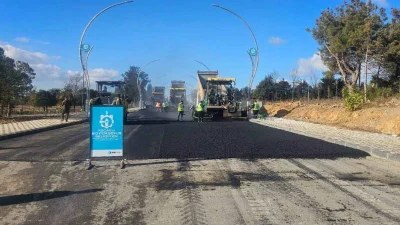 Gebze Millet Bahçesi ve çevre yolları Büyükşehir tarafından asfaltlanırken millet
