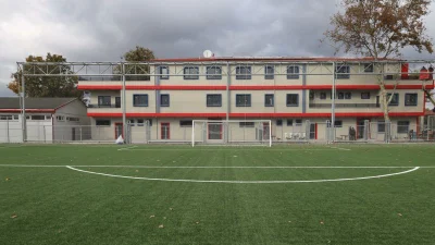 Başiskele’deki Altun Stadı yapılan yenileme çalışmalarıyla gece maçı oynamaya elverişli