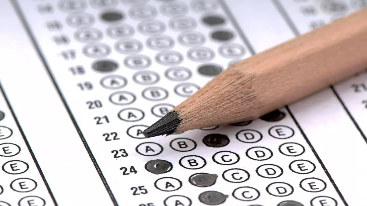 Kocaeli'nin İzmit ilçesinde sürücü sınavına kopya düzeneği ile girmeye çalışan