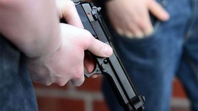 Kocaeli'nin İzmit ilçesinde vefat eden annesine küfür ettiği iddiasıyla arkadaşını