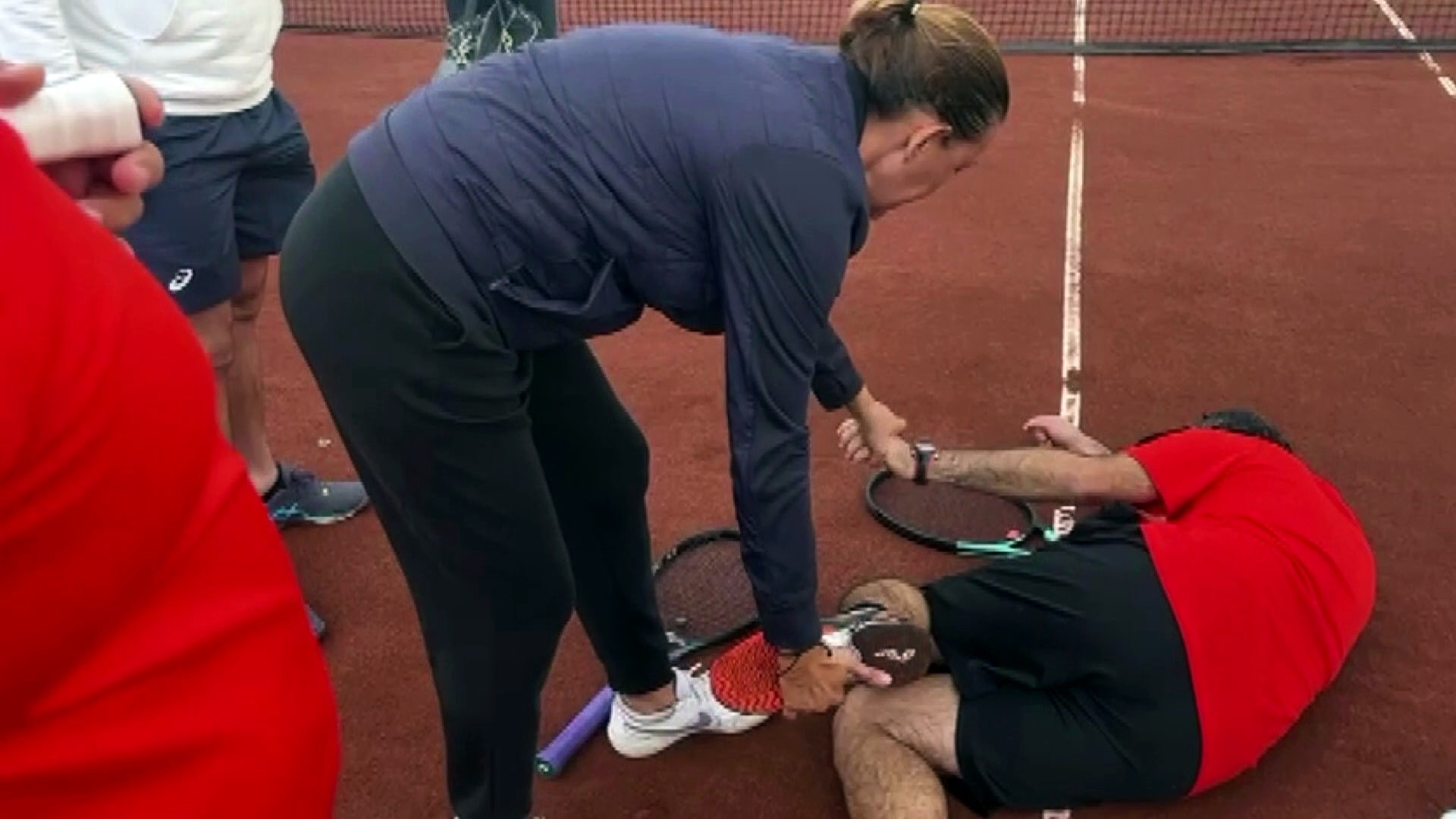 Kocaeli'de yaşayan ve Sakarya'da düzenlenen tenis turnuvasında müsabaka öncesinde çıktığı