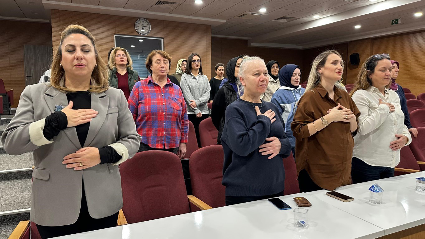 Kartepe'de sigaradan teknolojiye kadar günümüzün tehlike arz eden bağımlılıklarla ilgili