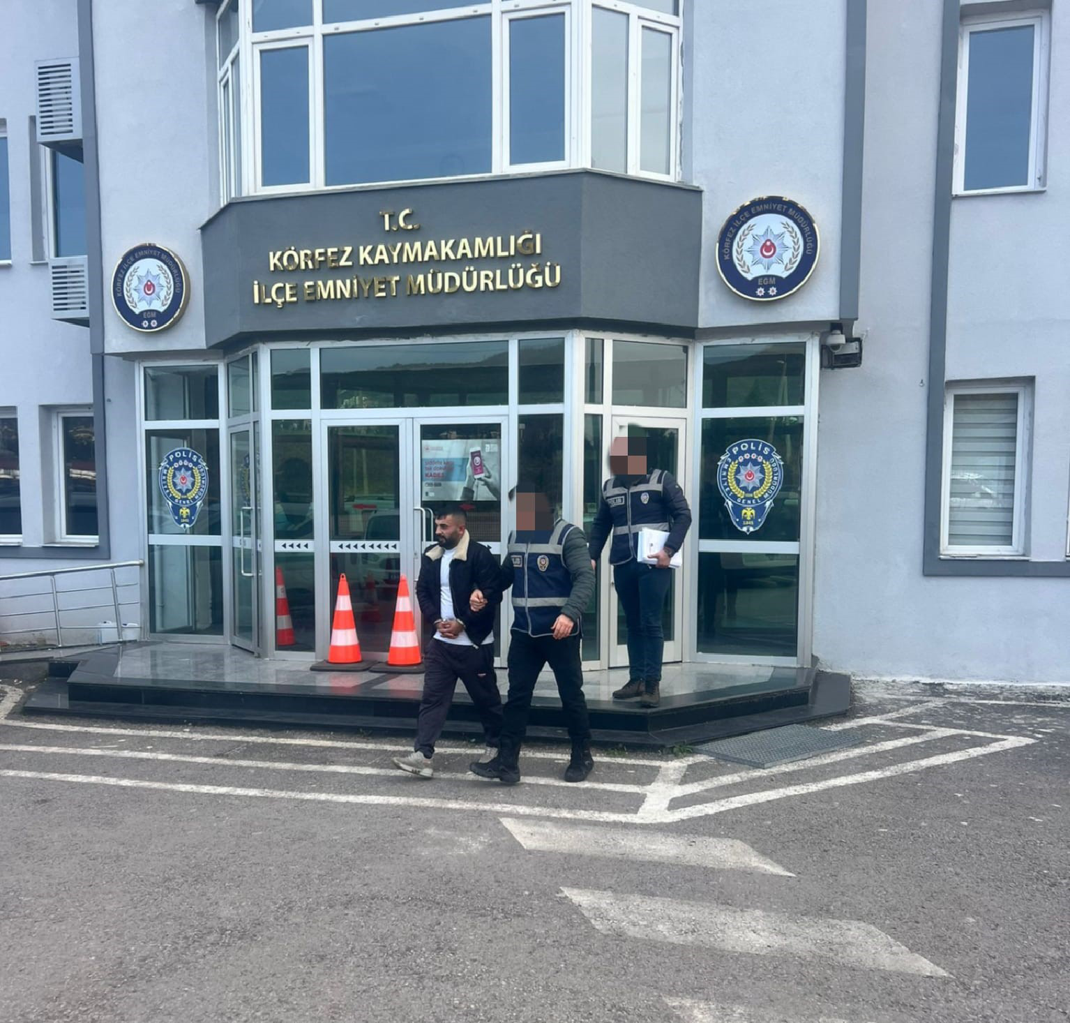 Kocaeli'de hakkında 20 farklı suçtan yakalama kararı bulunan ve toplamda