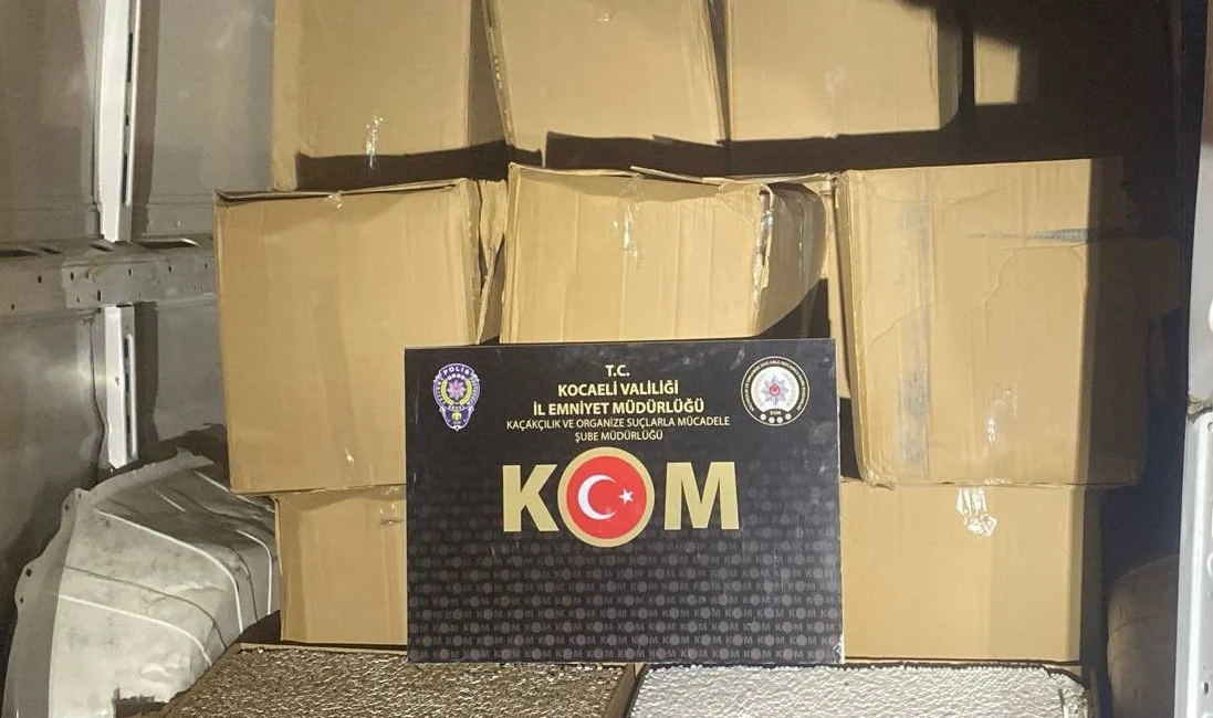 TEM Otoyolu'nun Kocaeli geçişinde durdurulan araçta yapılan aramada 891 bin