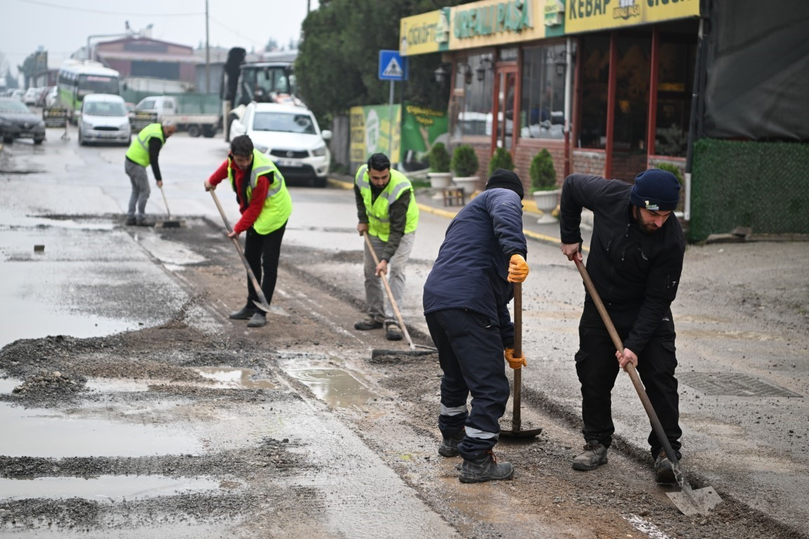 Kartepe Belediye Başkanı Mustafa Kocaman, İstasyon Mahallesi Mithatpaşa Caddesi ve