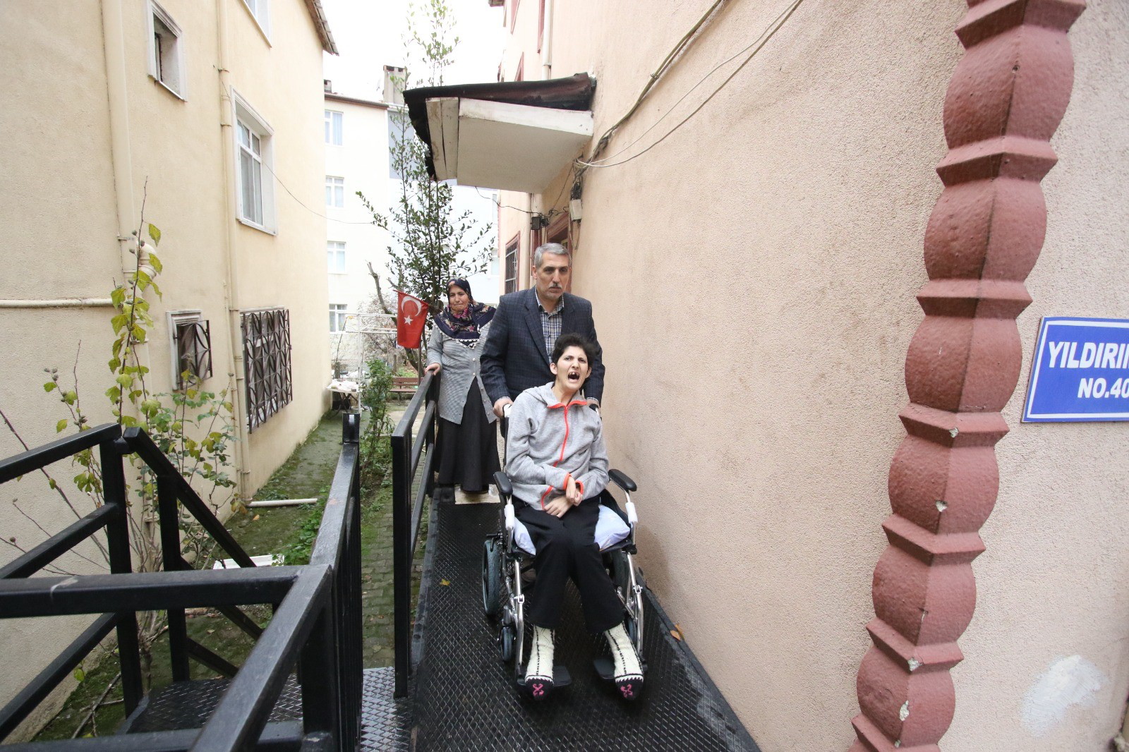 Kocaeli Büyükşehir Belediyesi, doğuştan bedensel ve zihinsel engelli Sultan Yıldırım'ın