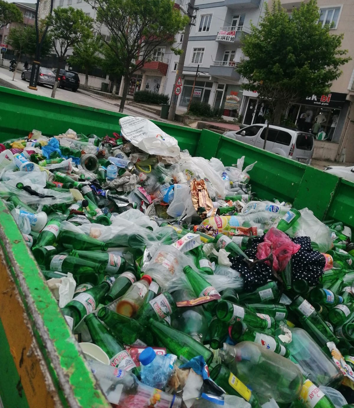 Körfez'de 55 noktaya yerleştirilen cam atık kumbarası ve atık tesisine