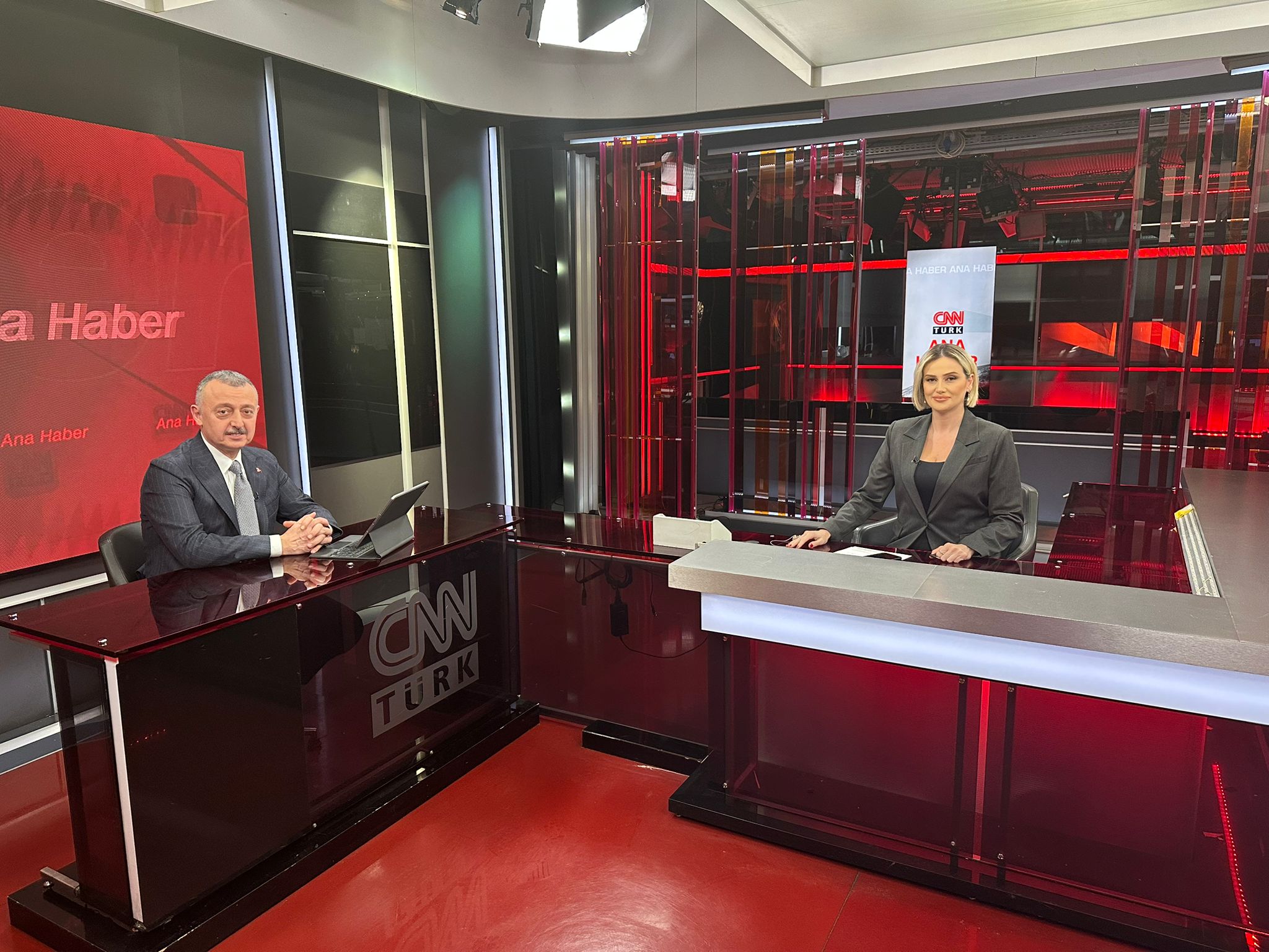 Kocaeli Büyükşehir Belediyesi’nin bütçe yönetimini CNN Türk’te katıldığı canlı yayın