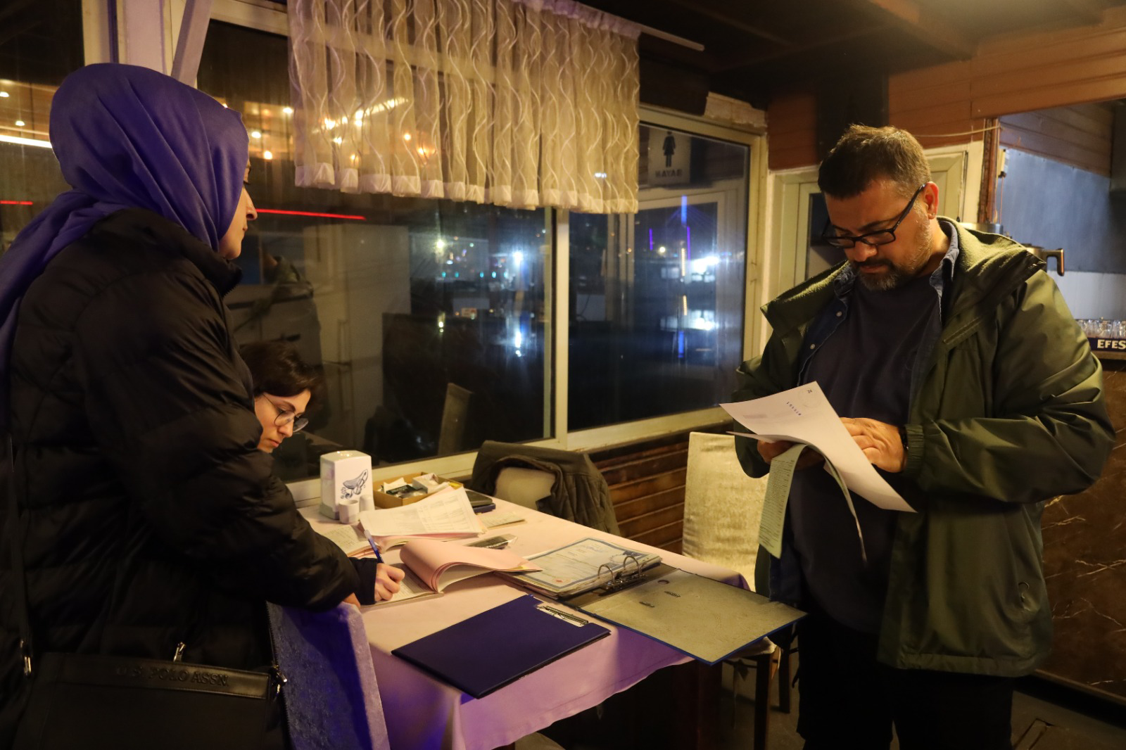 Büyükşehir Zabıtası, yılbaşı yaklaşırken vatandaşların kaliteli ve güvenli hizmet alabilmesi