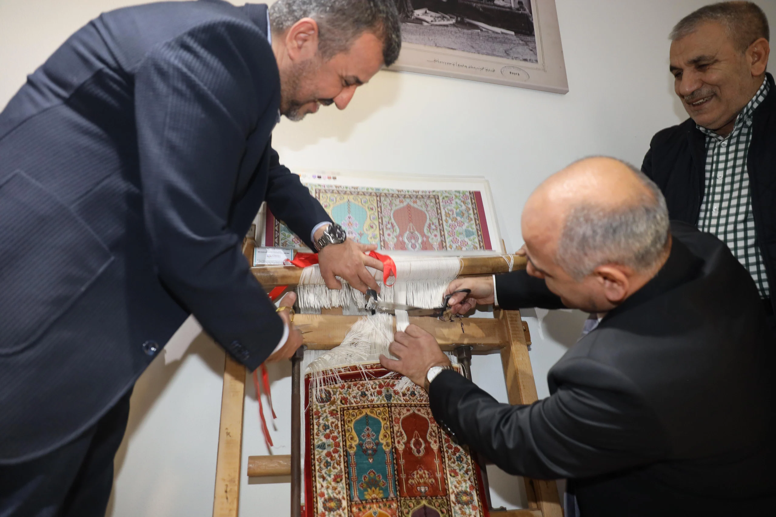 Körfez Belediyesi tarafından MARKA desteğiyle hayata geçirilen Hereke Halısı Üretim