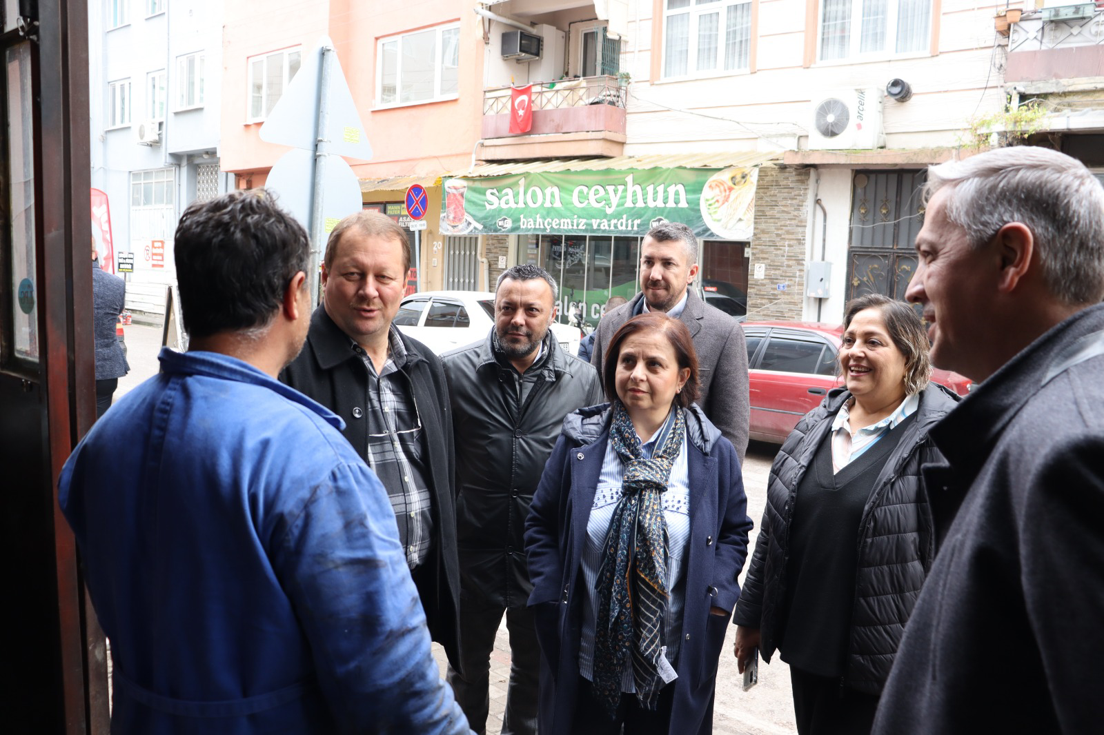 Mahalle gezilerine devam eden İzmit Belediyesi yetkilileri, bu hafta Sarışeyh