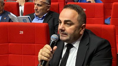 Büyükşehir Belediyesi meclis toplantısında söz alan CHP Meclis Üyesi Ünal