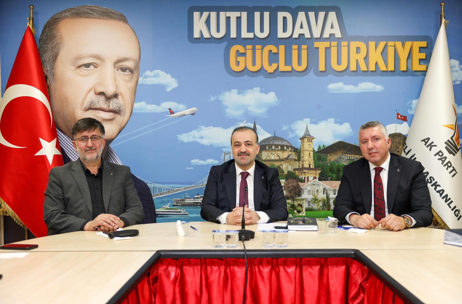 AK Parti Kocaeli İl Başkanı Dr.Şahin Talus, mazbata töreni sonrası