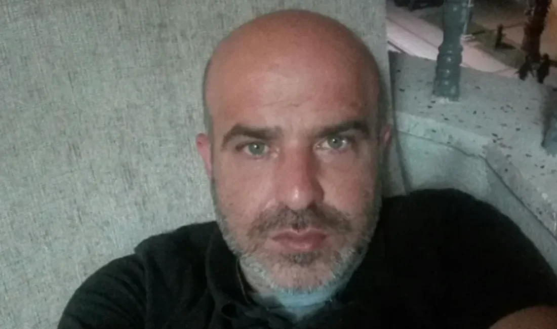 Kocaeli'nin Gölcük ilçesinde ikamet eden Hakan Gürsoy, köy evinde kendini