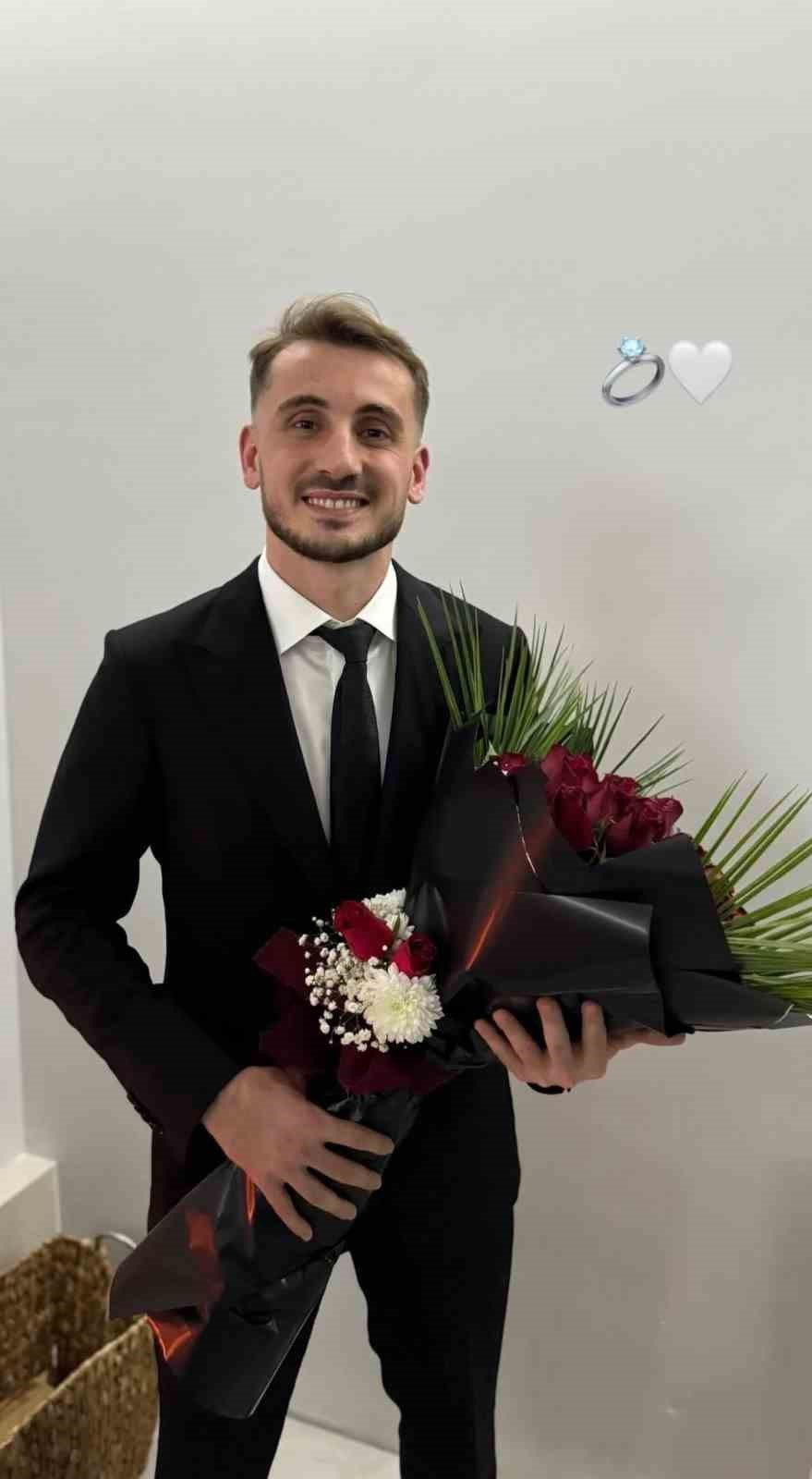 A Milli Takım ve Benfica’nın başarılı oyuncusu Kerem Aktürkoğlu Kocaeli’de