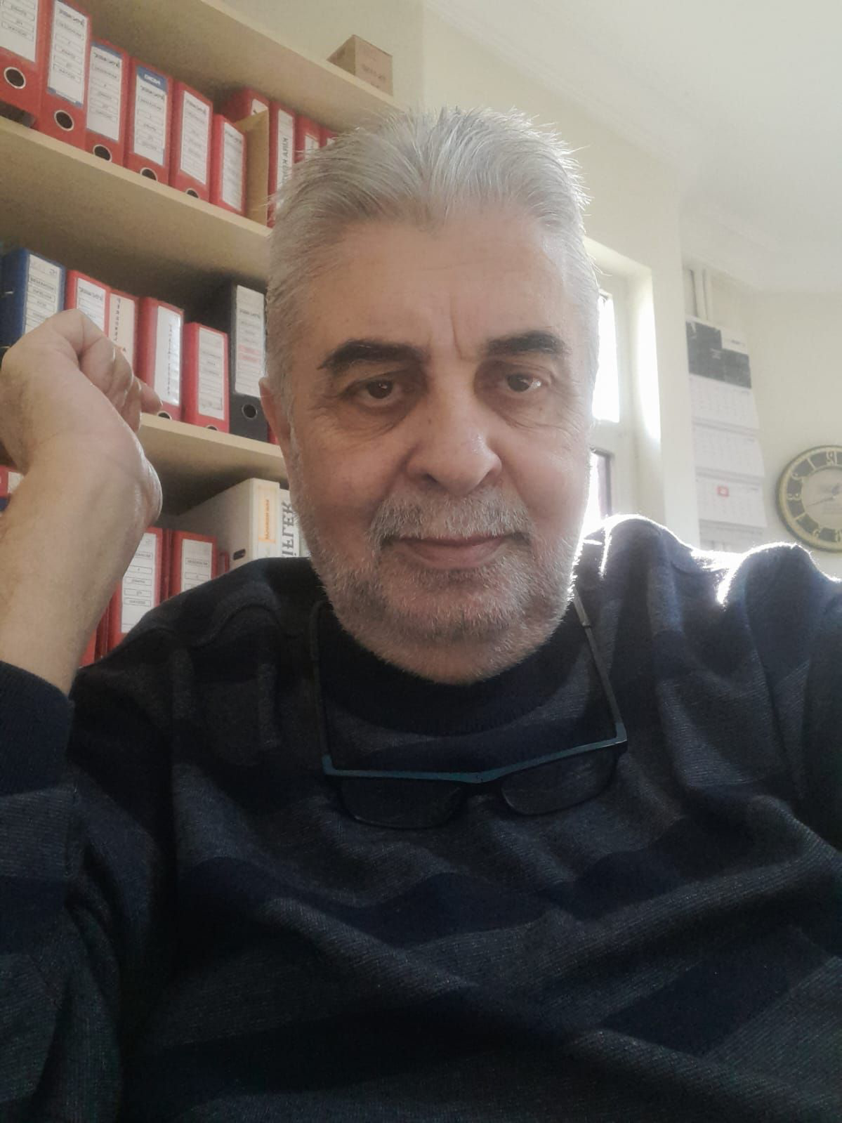 Geniş bir kesim tarafından tanınan esnaf İsmet Mollaoğlu yaşamını yitirdi.