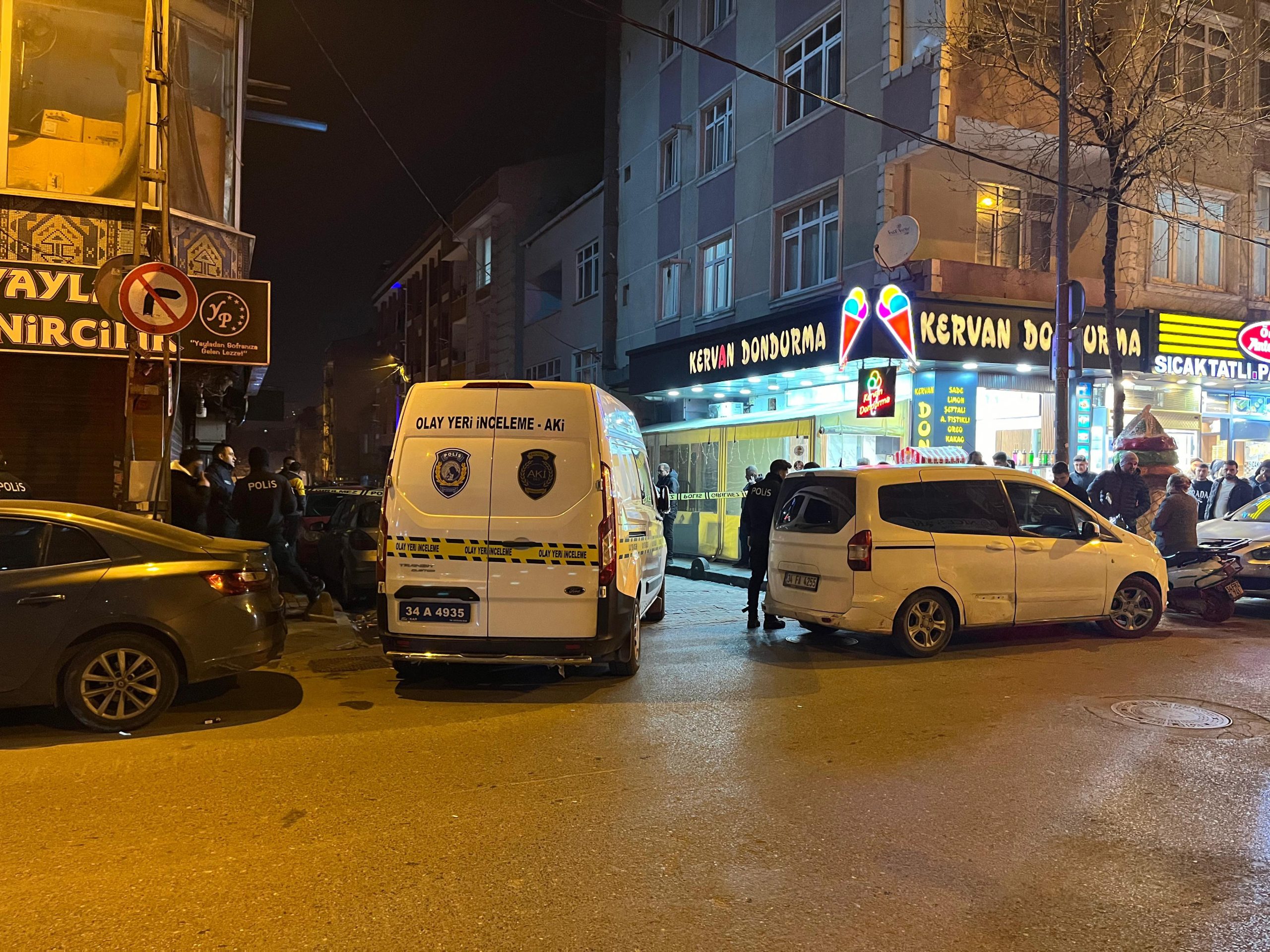 İstanbul Küçükçekmece’de bir çay ocağına kimliği belirsiz kişi veya kişiler