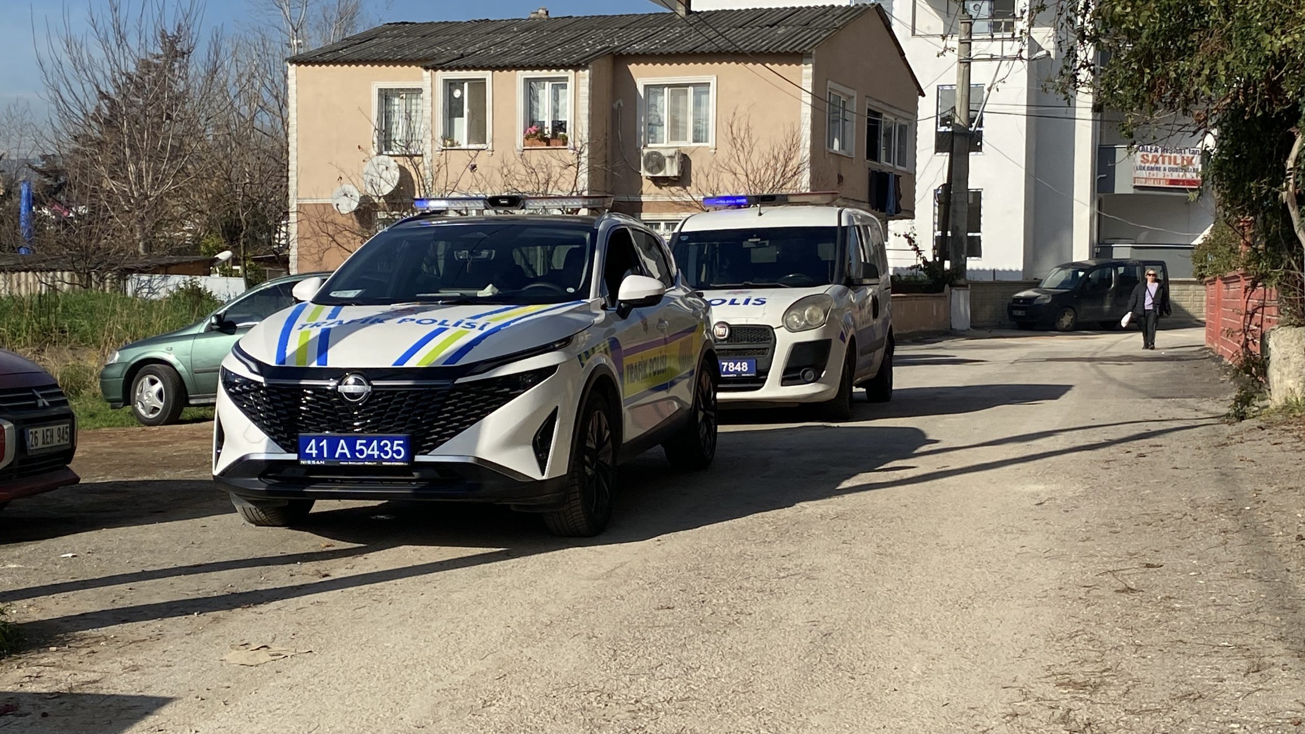 Kocaeli'de izinli çıktığı cezaevine geri dönmeyen hükümlü, otomobil ile seyir