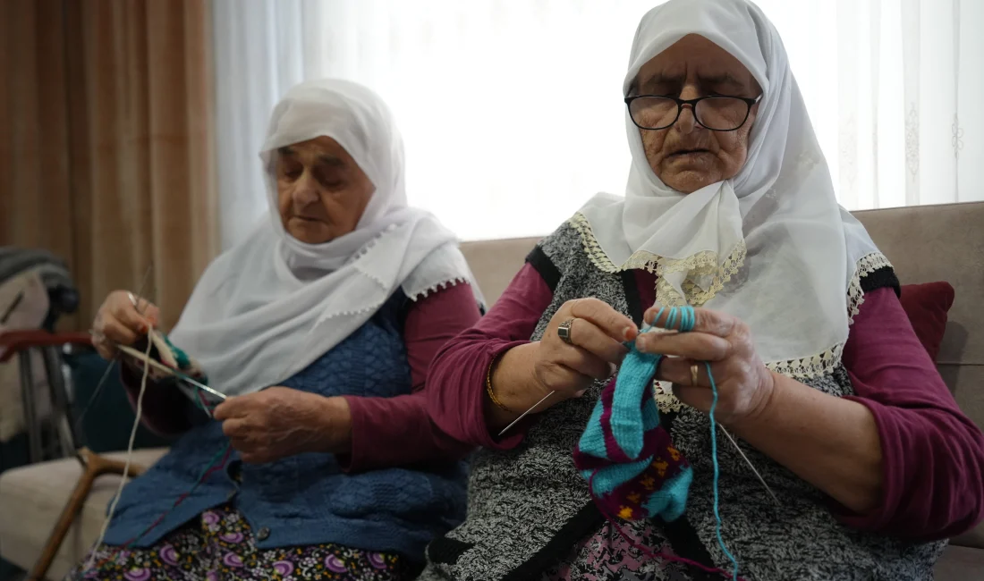 Kocaeli'de, 1999 Gölcük depreminden sonra kurulan yardım grubunda yer alan