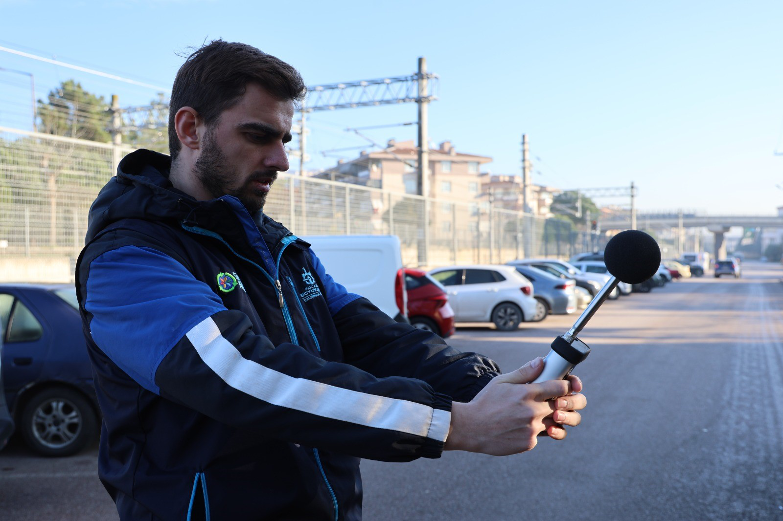 Kocaeli'de belediye ekipleri, gürültü kirliliği nedeniyle gelen şikayet ve talepleri