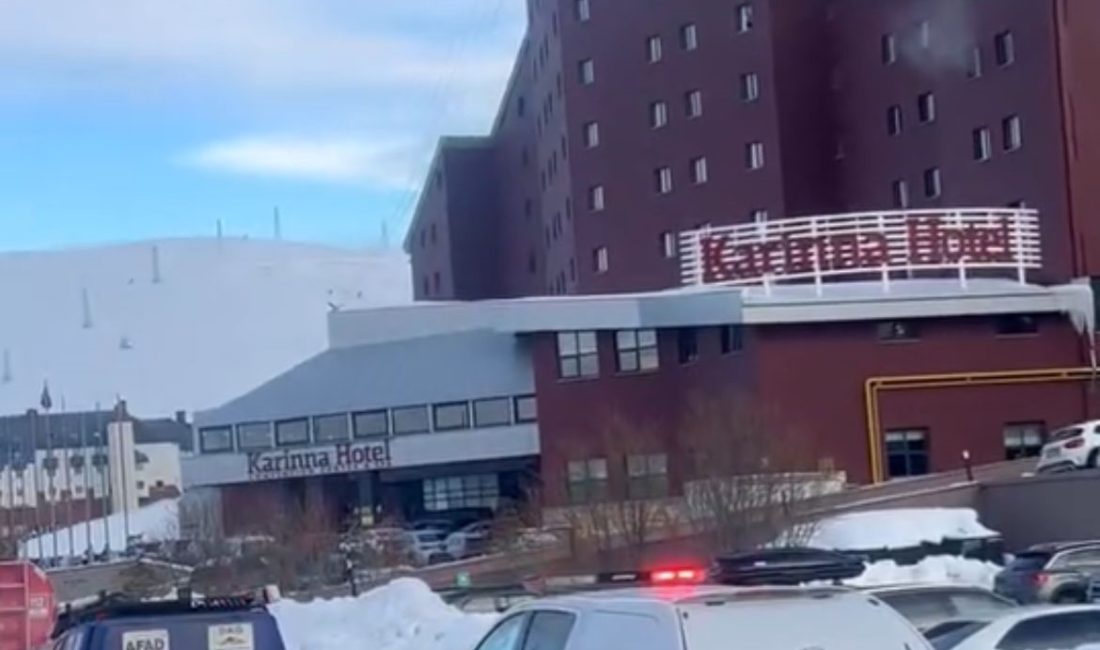 Bursa Uludağ'da otelde çıkan dumanlar ekipleri harekete geçirdi. İddiaya göre,