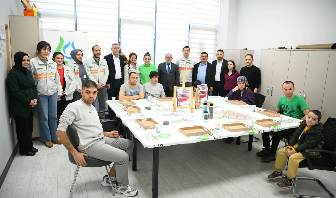 Çayırova Belediyesi bünyesindeki eğitim merkezlerinde sosyalleşme imkanı bulan özel bireyler,