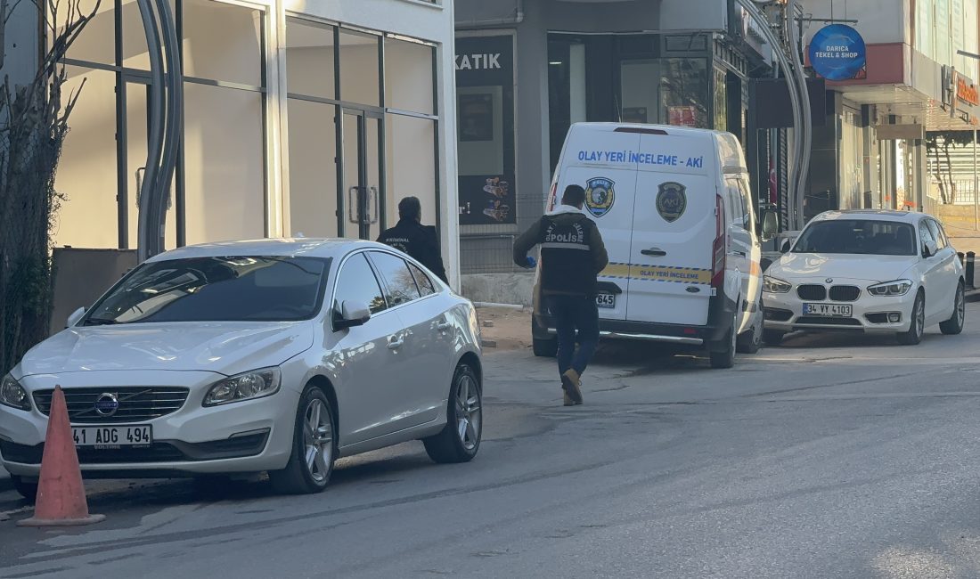 Kocaeli'nin Darıca ilçesinde bir kişi, çalıştığı mimarlık ofisinde ölü bulundu.