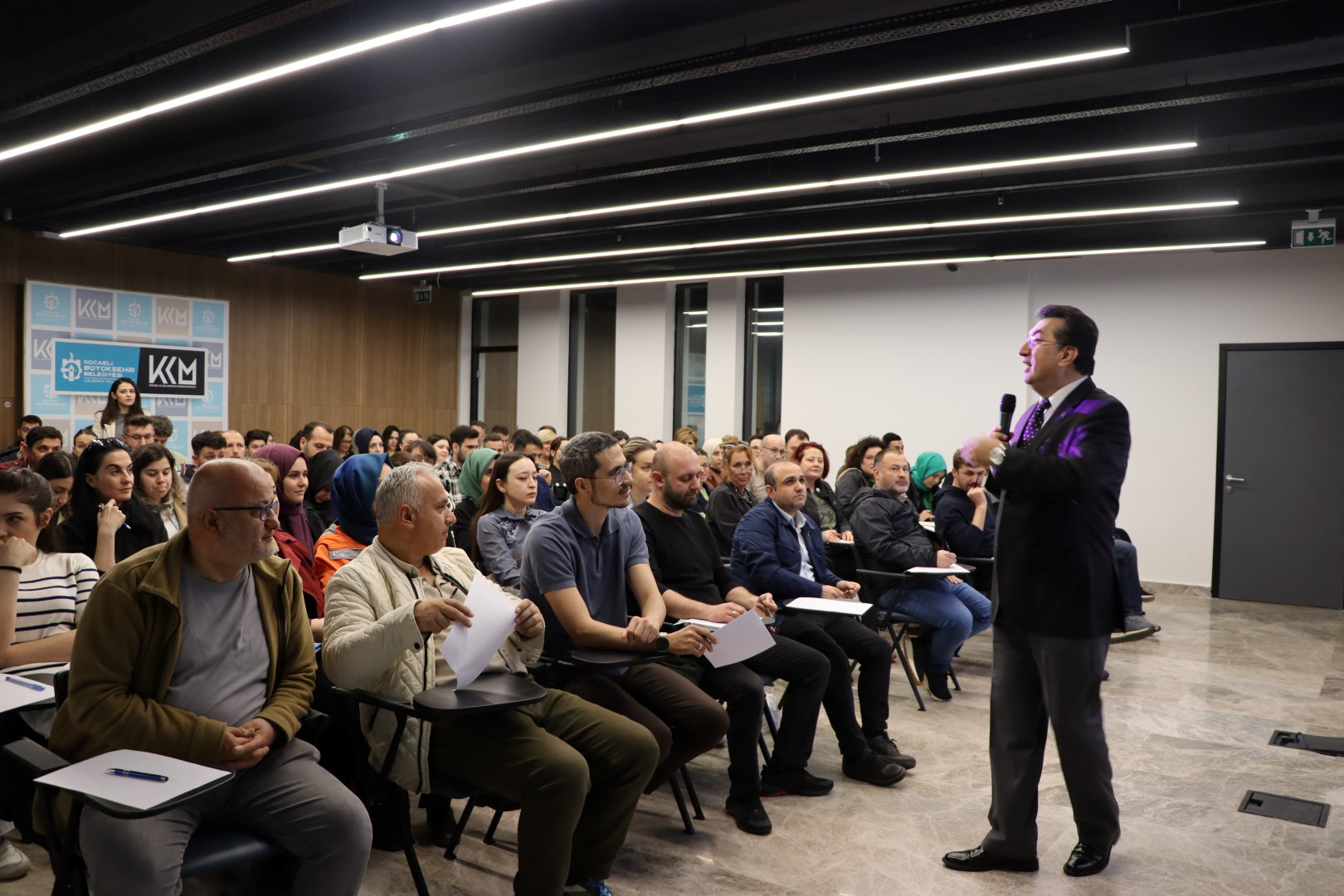 Kocaeli Büyükşehir Belediyesi, 2024 yılında 5 bin 618 personele toplamda