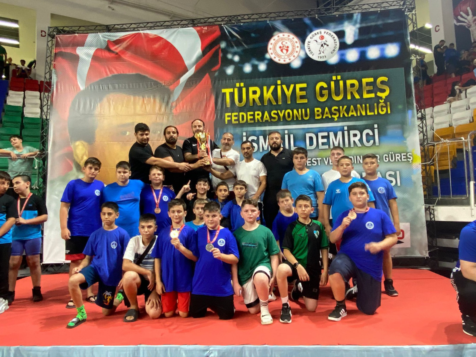 38 branşta 8 bini aşkın aktif sporcusu bulunan Büyükşehir Kağıtspor,