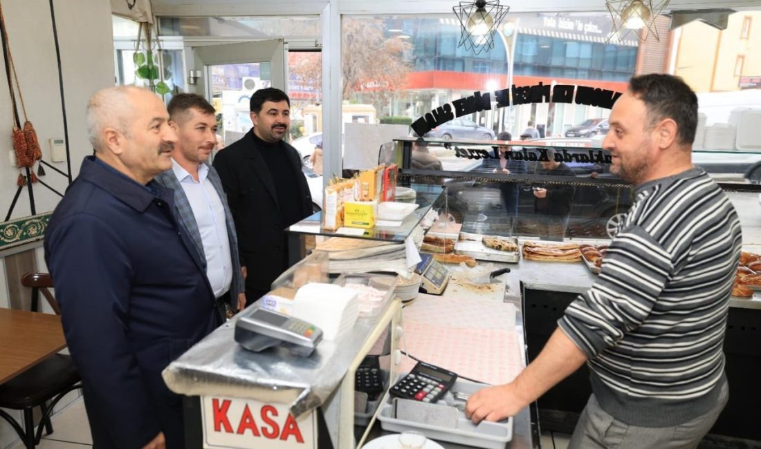 Gebze Belediye Başkanı Zinnur Büyükgöz, mahalle sakinleri ile bir araya