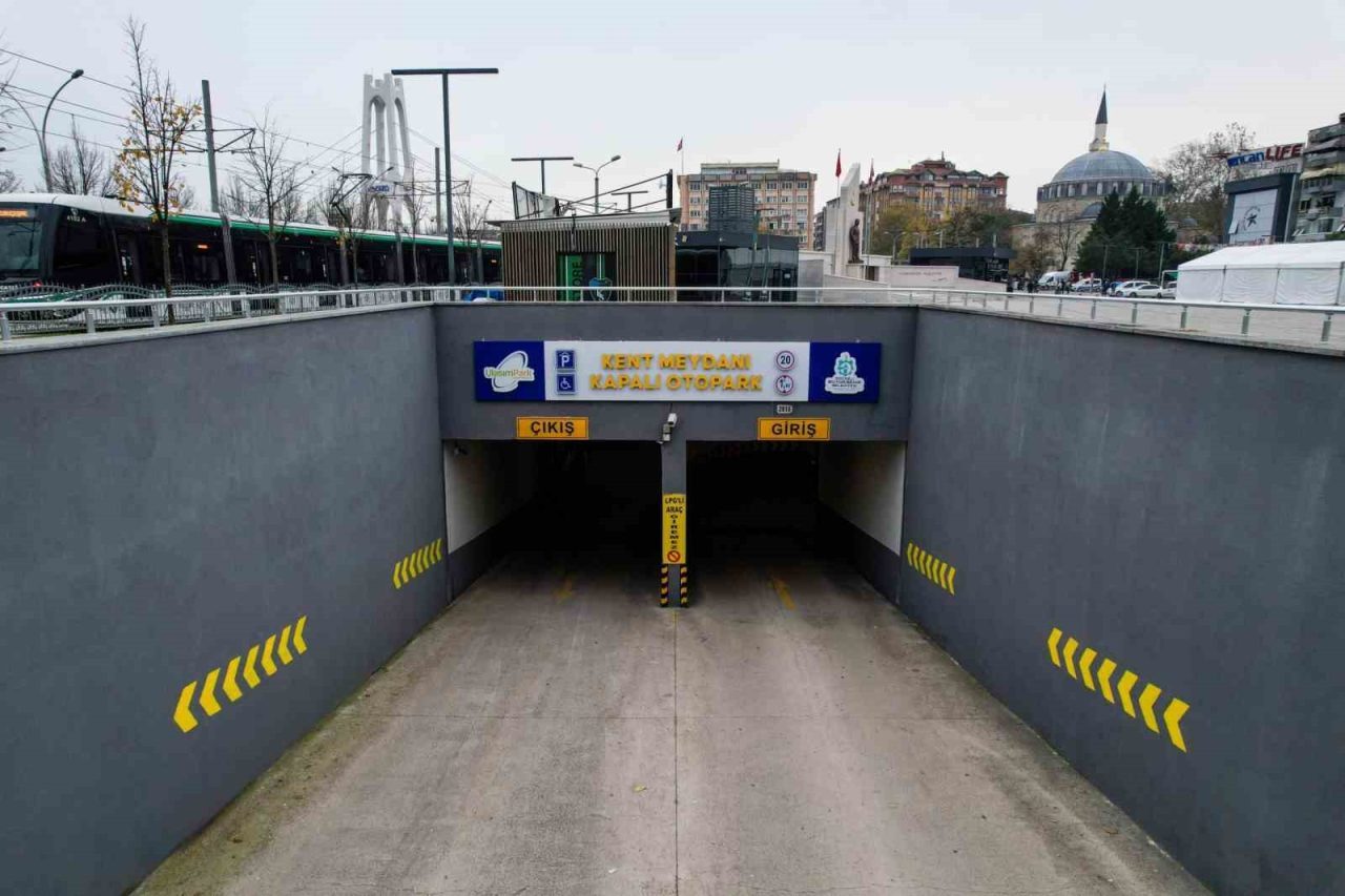 Kocaeli Büyükşehir Belediyesi’nin kentin önemli lokasyonlarında bulunan otoparklarına 2024 yılında