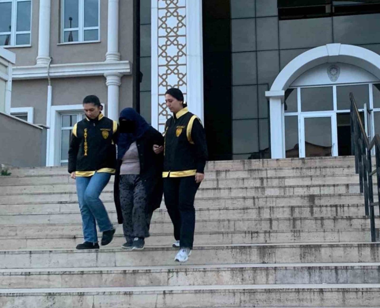 Kocaeli’de çeşitli suçlardan aranan ve haklarında toplam 51 yıl 2