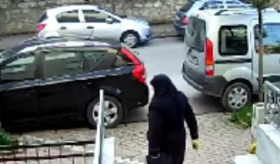 Kocaeli'nin Karamürsel ilçesi 4 Temmuz Mahallesi'nde yaşanan olayda, bir kadın