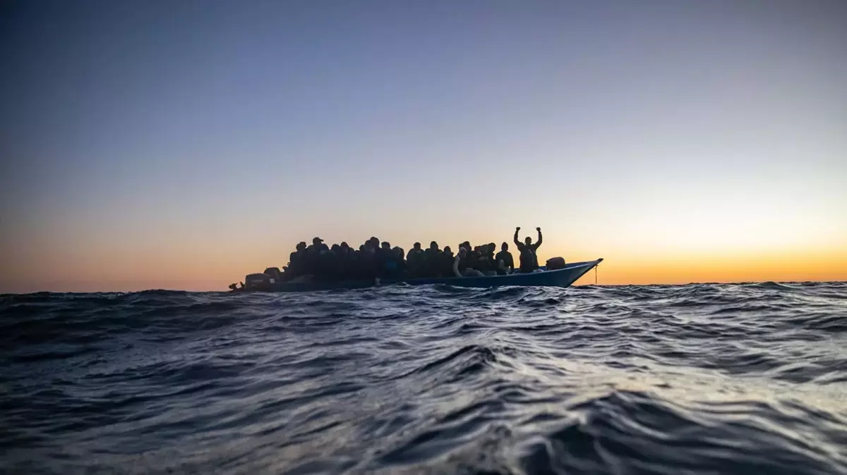 Tunus’ta göçmenleri taşıyan iki teknenin batması sonucu 27 kişi hayatını