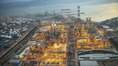 Petrol-İş Sendikası, Türkiye'nin en büyük sanayi kuruluşu Tüpraş'ta çalışan yaklaşık