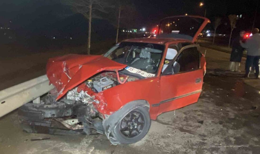 Kocaeli’nin İzmit ilçesinde 3 otomobilin karıştığı zincirleme kazada 4 kişi