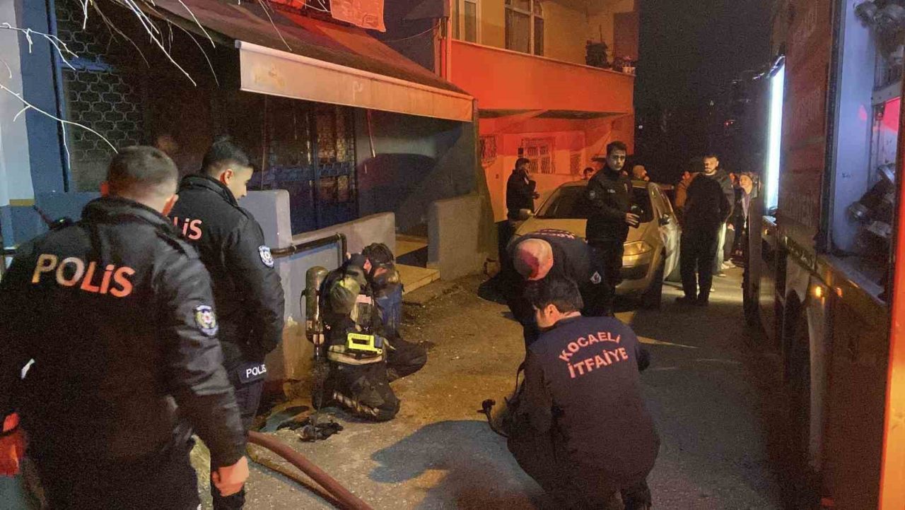 Kocaeli’nin Gebze ilçesinde yaşlı çiftin kaldığı gecekonduda yangın çıktı. Yaşlı
