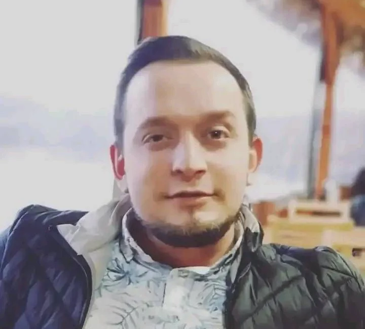 İzmit'te ikamet eden Muhammet İkbal Kanık ani ölümüyle ailesini gözyaşlarına
