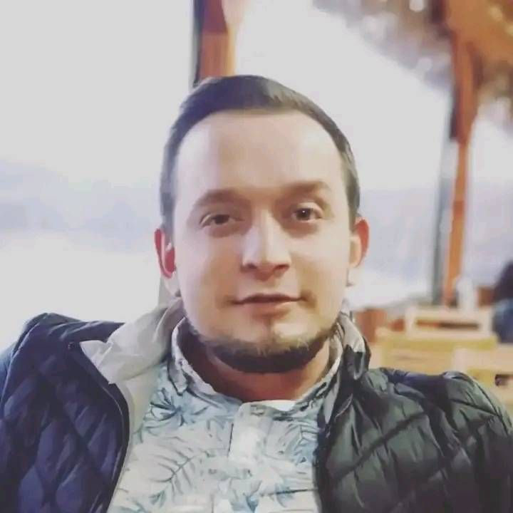 İzmit'te ikamet eden Muhammet İkbal Kanık ani ölümüyle ailesini gözyaşlarına