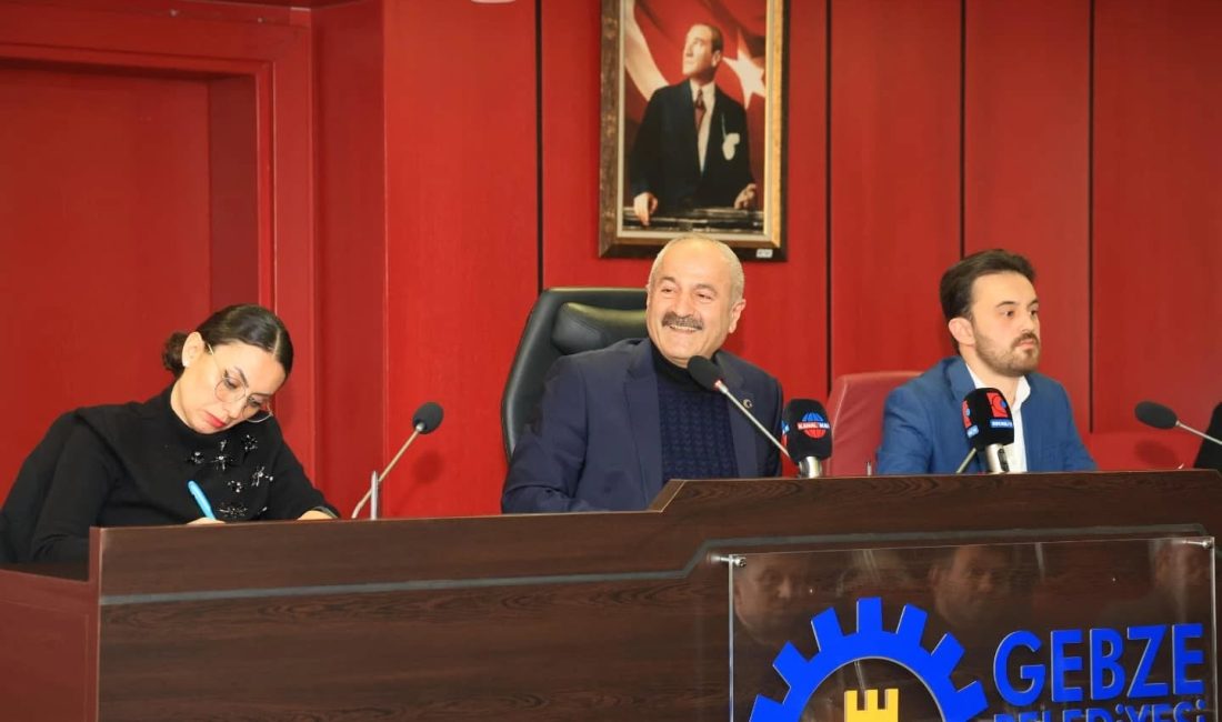 Gebze Belediyesi şubat ayı meclisi kent meydanındaki toplantı salonunda gerçekleştirildi.