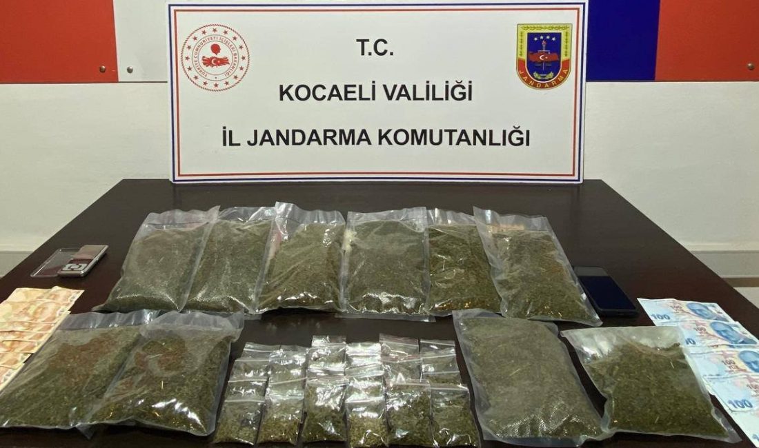 Kocaeli'nin Darıca ilçesinde bir ikamette yapılan aramada 4 bin gram