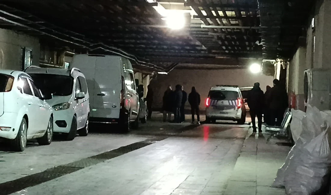 12 yaşındaki Esra Bozkurt, çiğnediği sakızın soluk borusuna yapışması nedeniyle