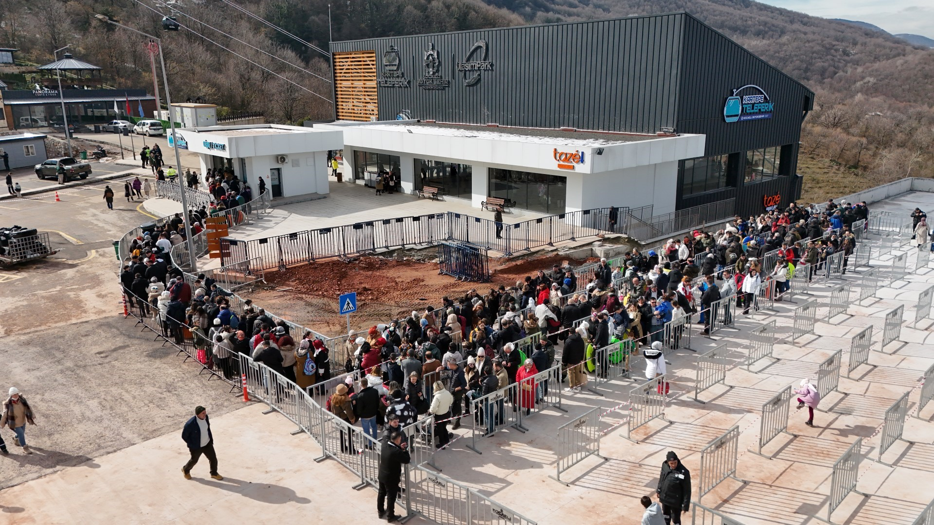 Kocaeli'de organize edilen KARFEST vatandaşların yoğun ilgisi ile başladı. Kartepe