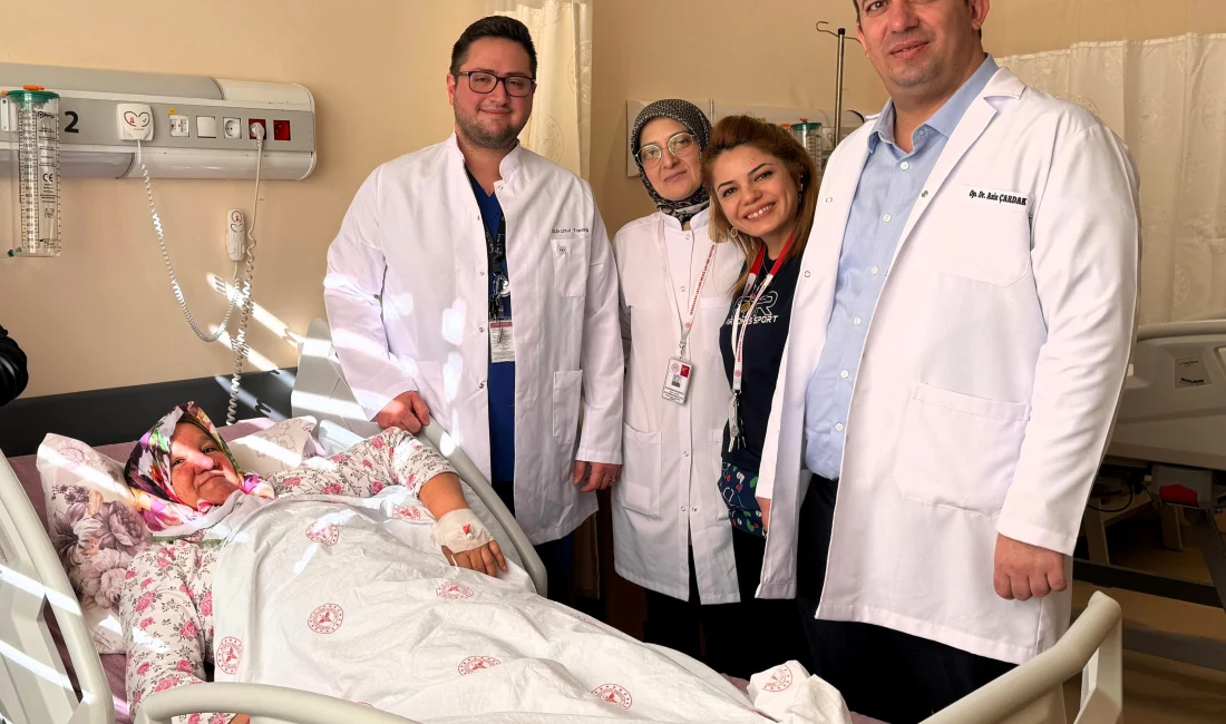 Gölcük Necati Çelik Devlet Hastanesi'nde ilk kez yapılan total laparoskopik