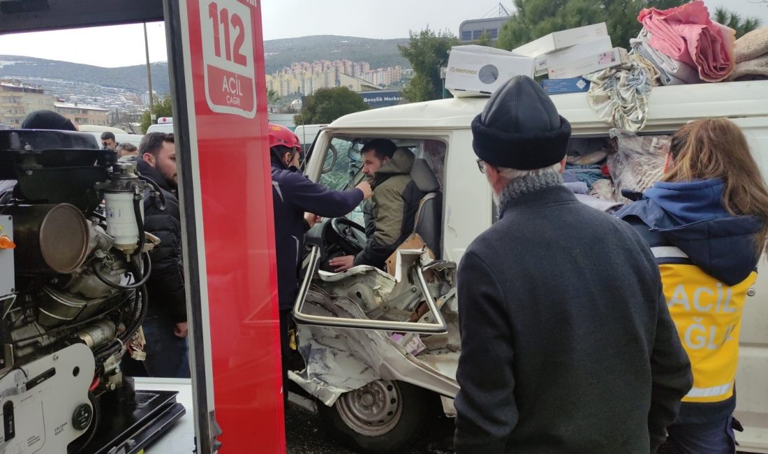 Bursa’nın Orhangazi ilçesinde meydana gelen trafik kazasında yol ortasına düşen