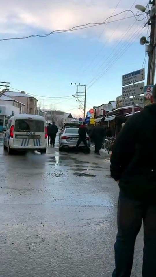 Sakarya’nın Söğütlü ilçesinde bir grup şahıs ile alkol almak için