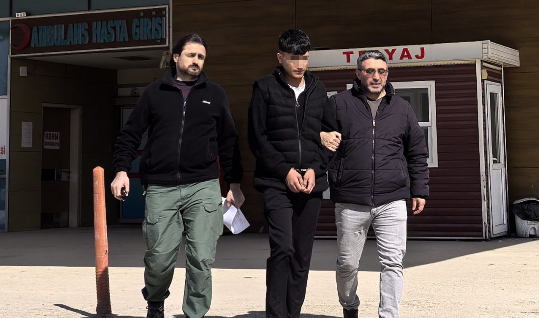 Bursa'nın İnegöl ilçesinde 'dur' ihtarına uymayıp jandarma personeline çarpan şahıs,