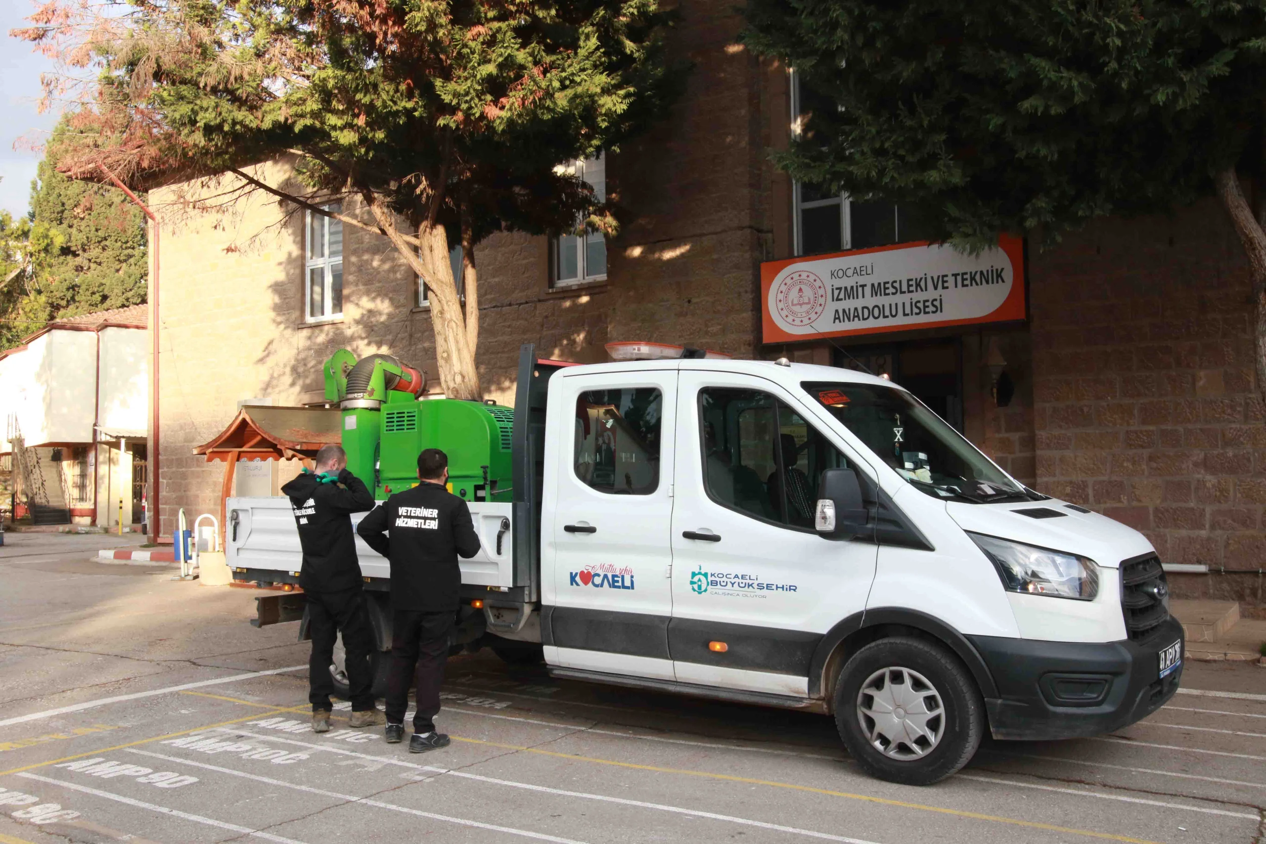 Kocaeli Büyükşehir Belediyesi yarıyıl tatilinde kent genelindeki okullarda haşere ve